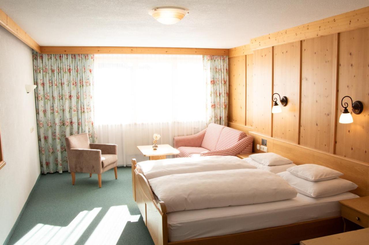 Hotel Walserberg Warth  Pokoj fotografie